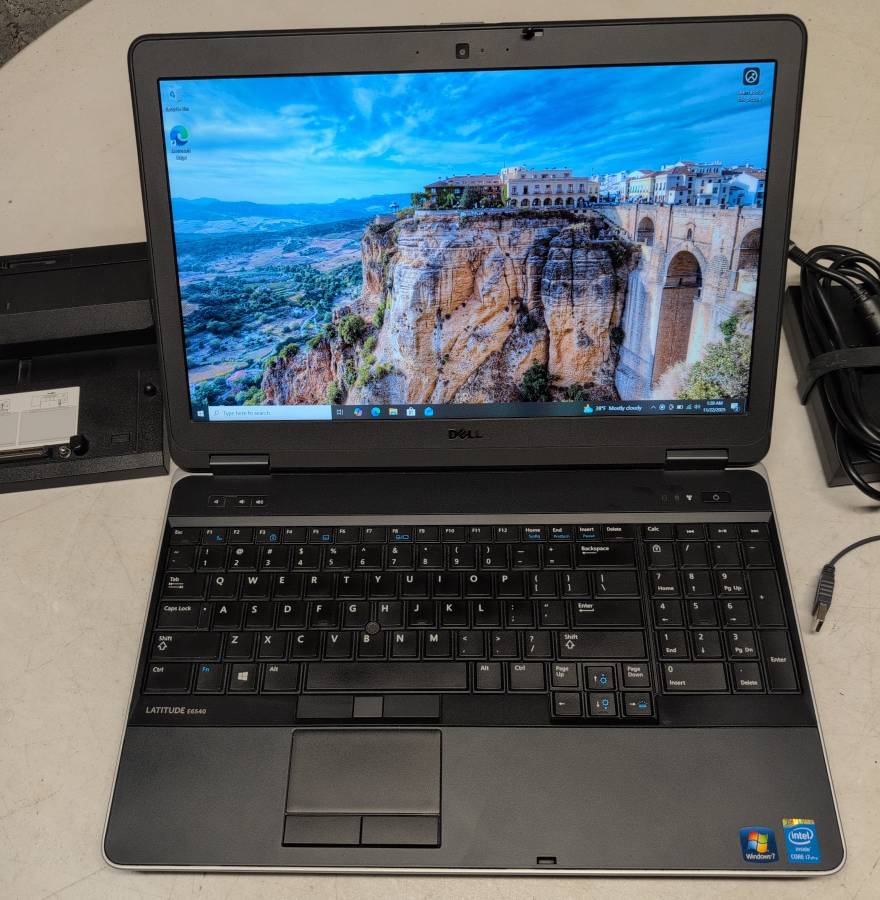 Dell Latitude E6540 Intel Quad Core i7 Windows 10 laptop