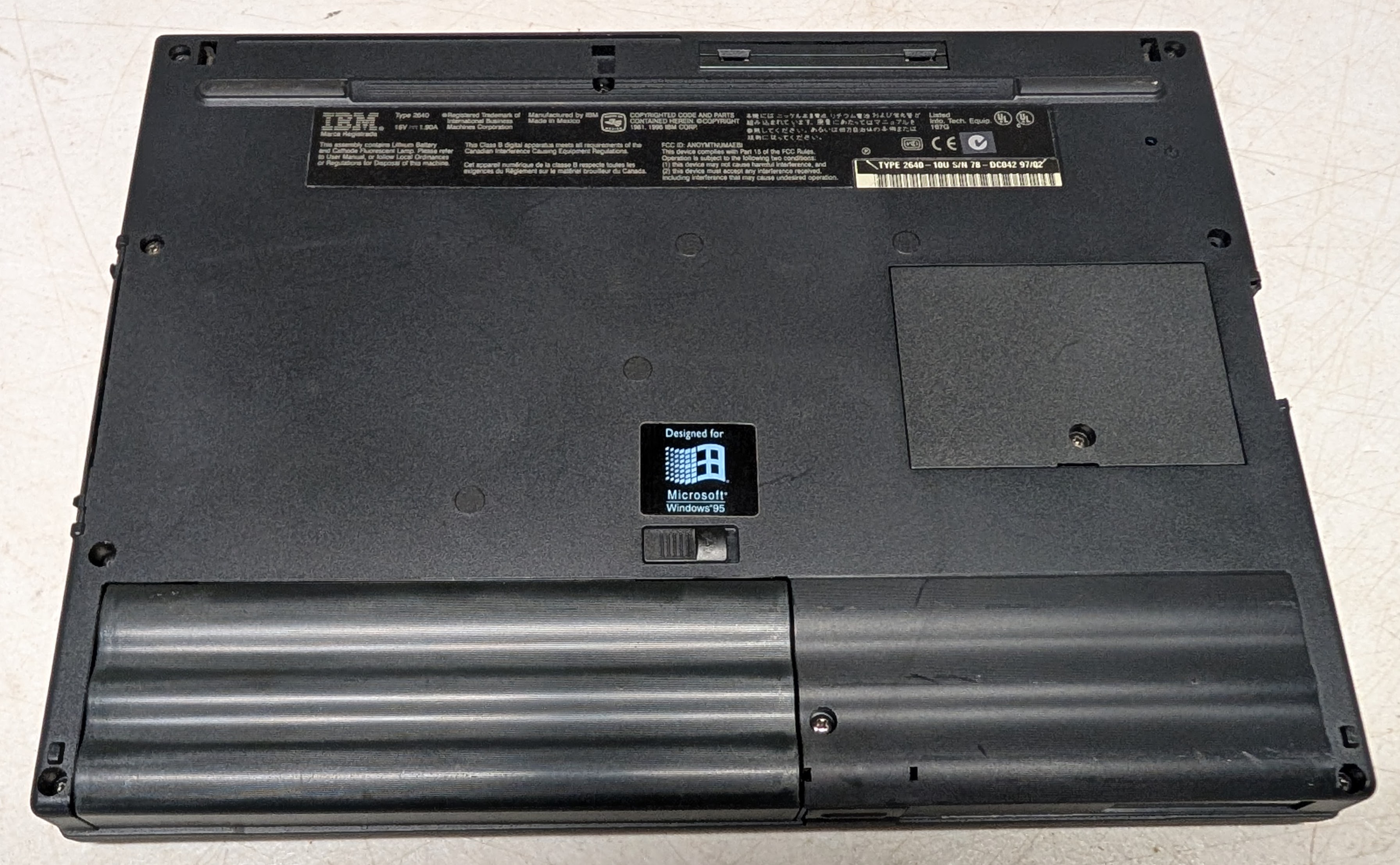 IBM ThinkPad 560 Windows 98 Pentium Laptop