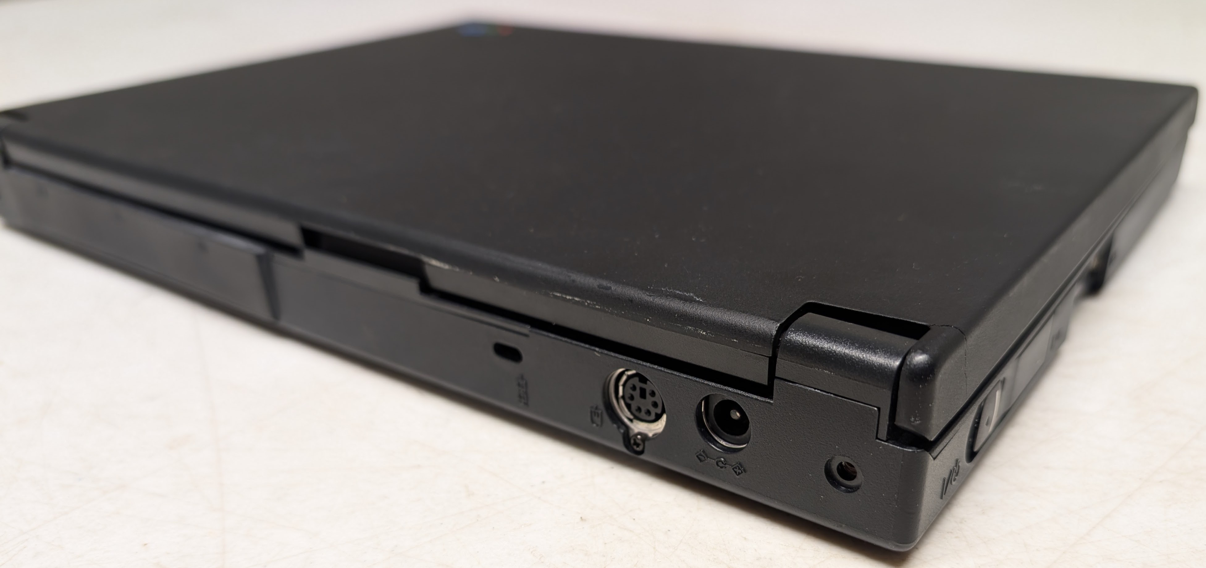 IBM ThinkPad 560 Windows 98 Pentium Laptop
