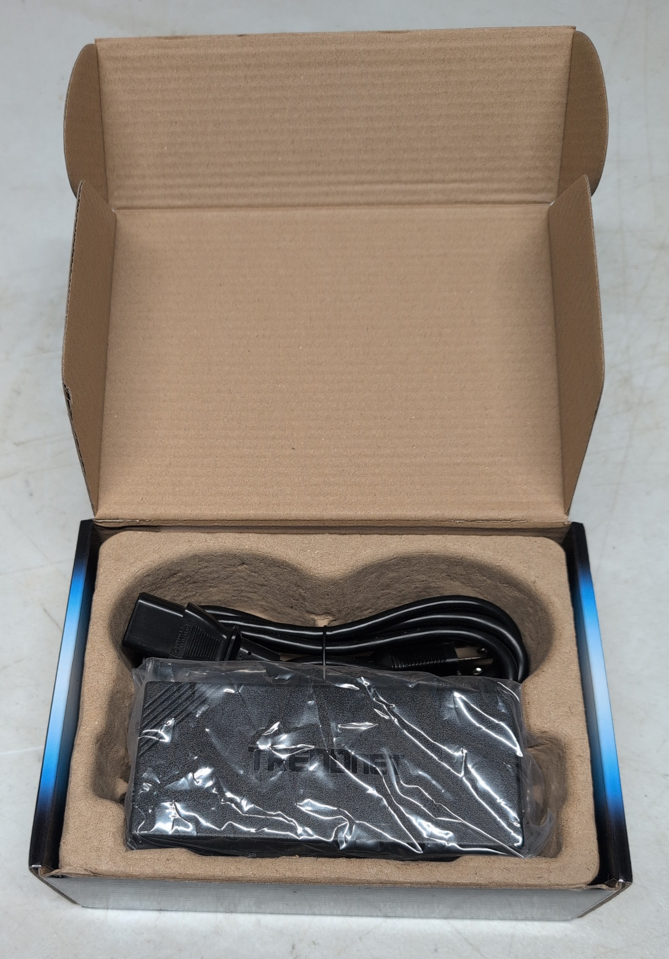 Gigabit Ethernet PoE Power Injector TRENDnet TPE-115GI