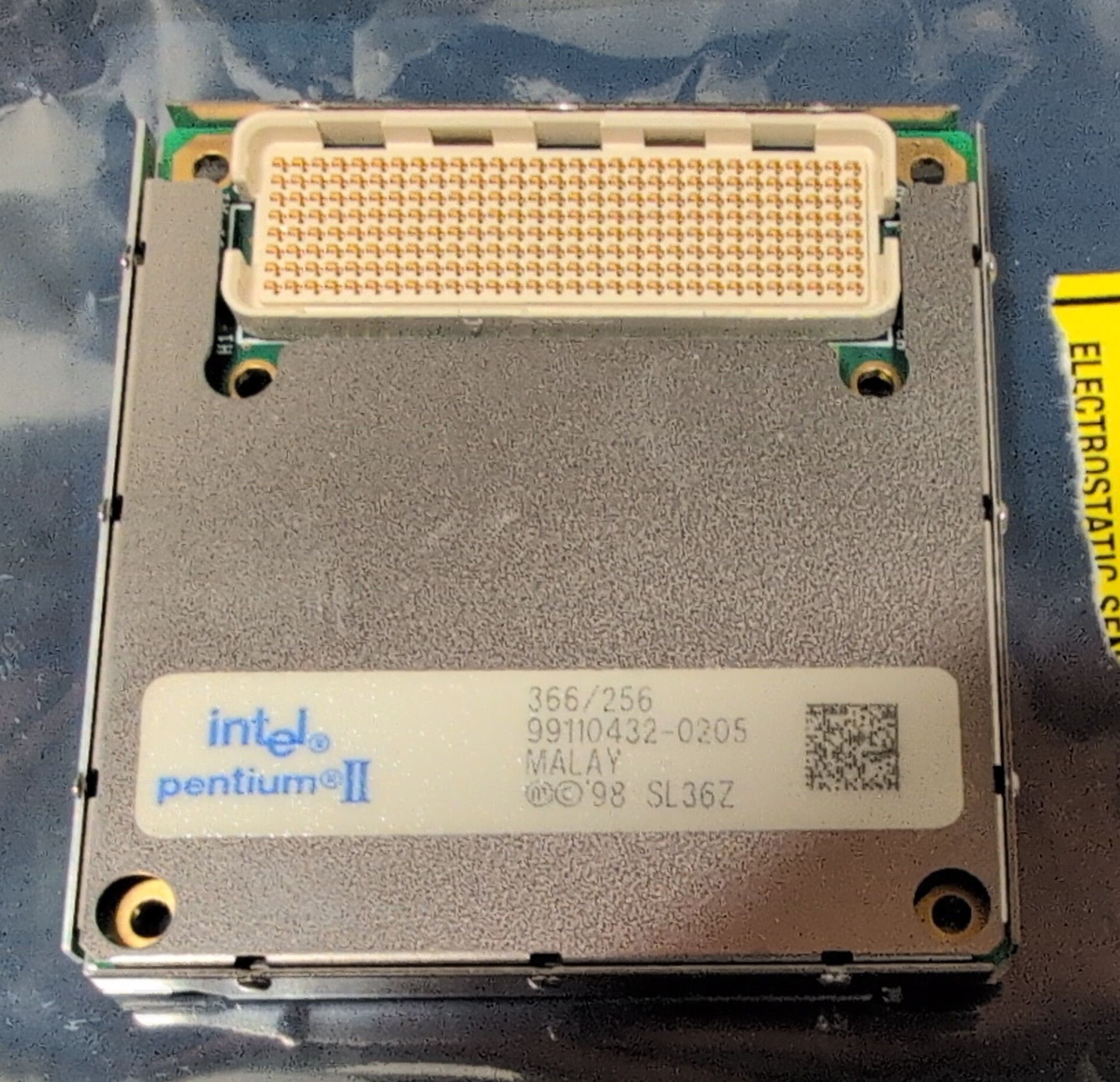 Vintage Intel Pentium II Mobile 366MHz Mini-Cartridge Processor SL36Z