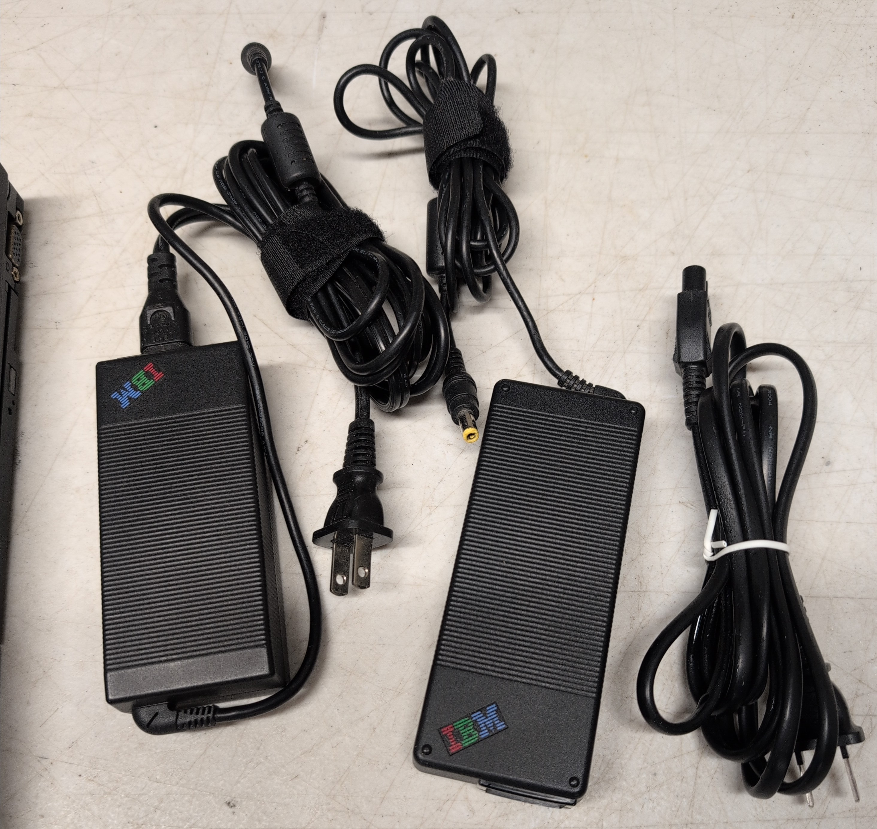 15" IBM ThinkPad T42p Flexview Vintage Windows XP Laptop