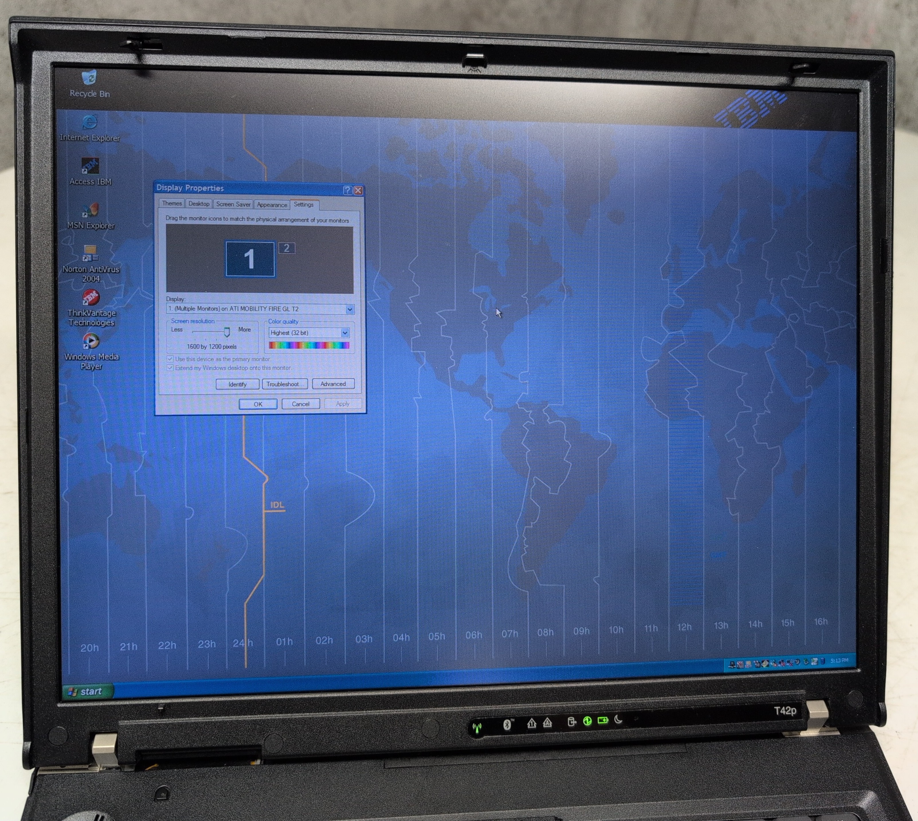 15" IBM ThinkPad T42p Flexview Vintage Windows XP Laptop