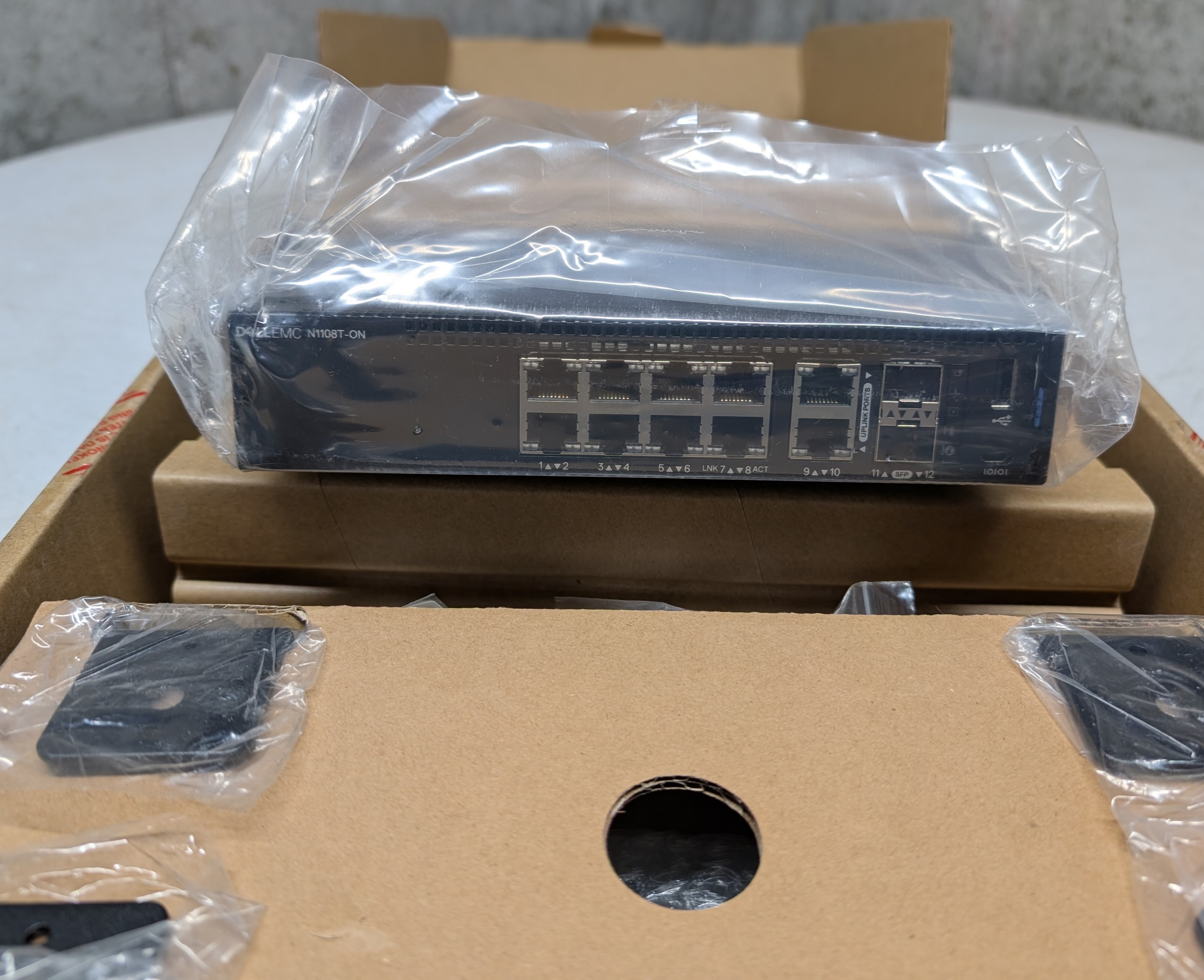 Dell EMC Networking Switch N1108T-ON 8 port 1GbE