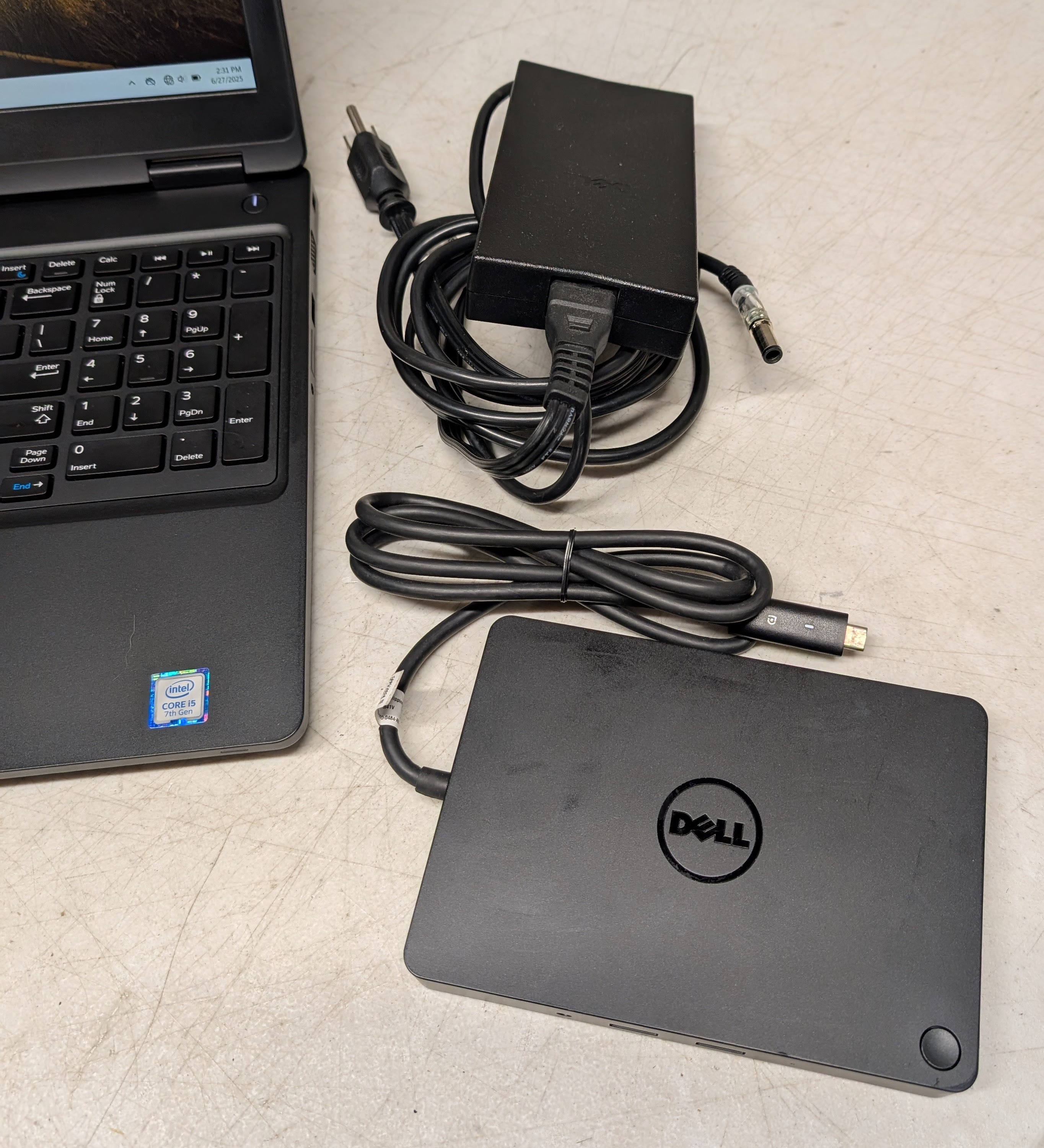 Dell Latitude 5590 i5 laptop w/ 24GB of RAM, dock, Windows 11