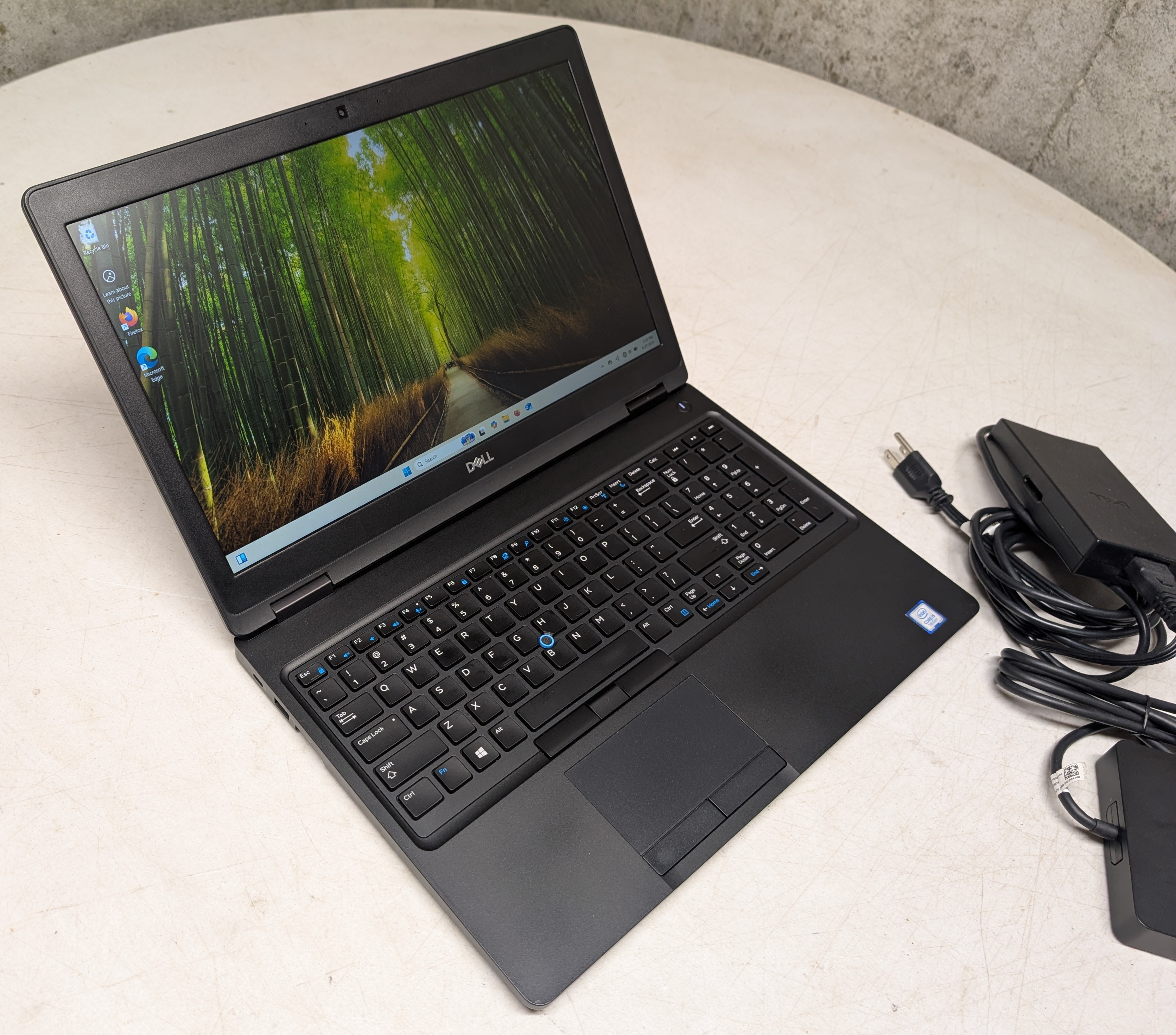 Dell Latitude 5590 i5 laptop w/ 24GB of RAM, dock, Windows 11