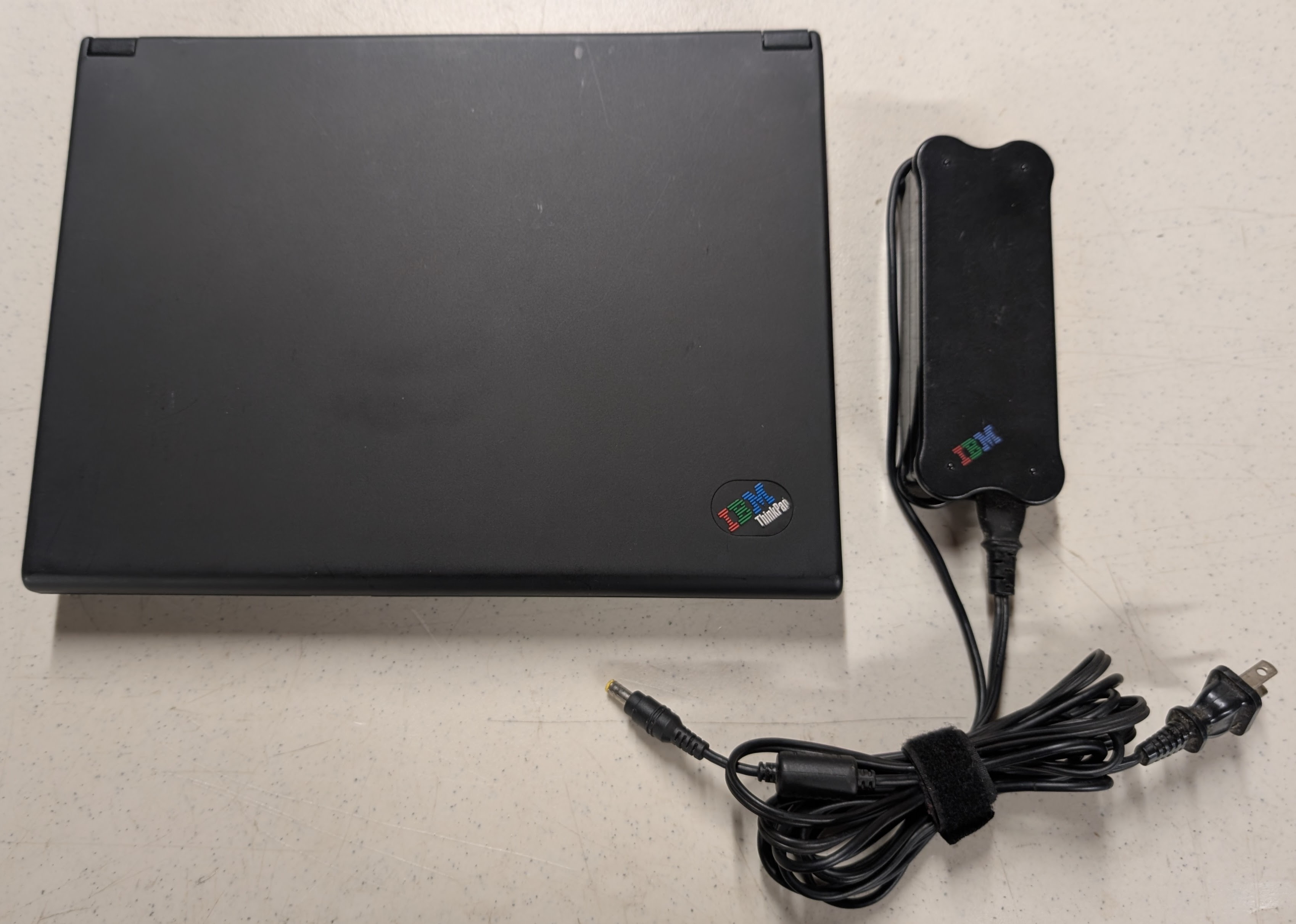 IBM ThinkPad 560 Windows 98 Pentium Laptop