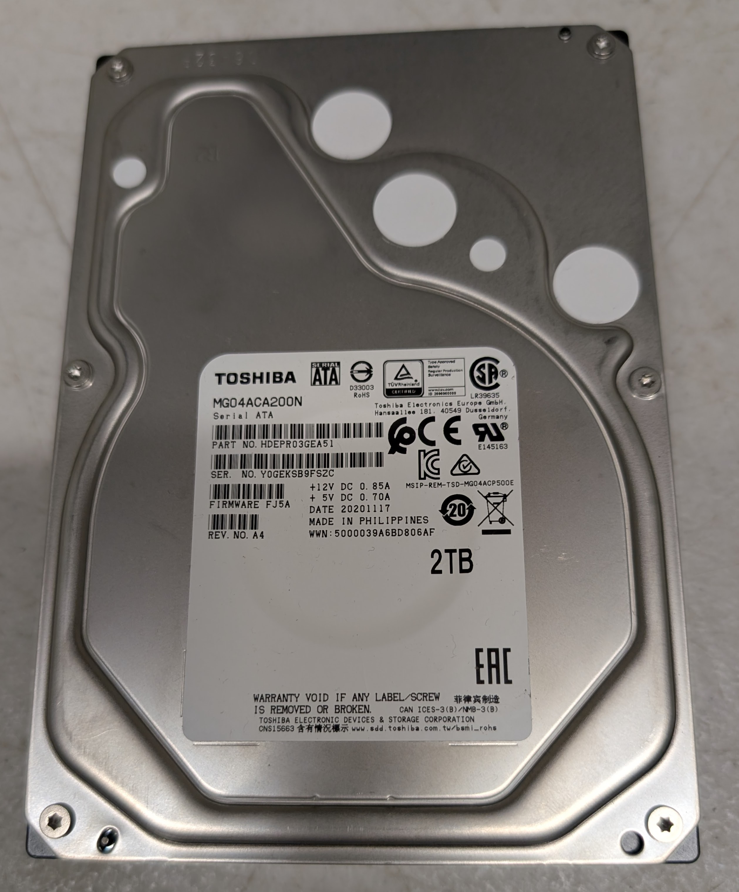 TOSHIBA MG04ACA200N 2TB 3.5" SATA Internal Hard Drive