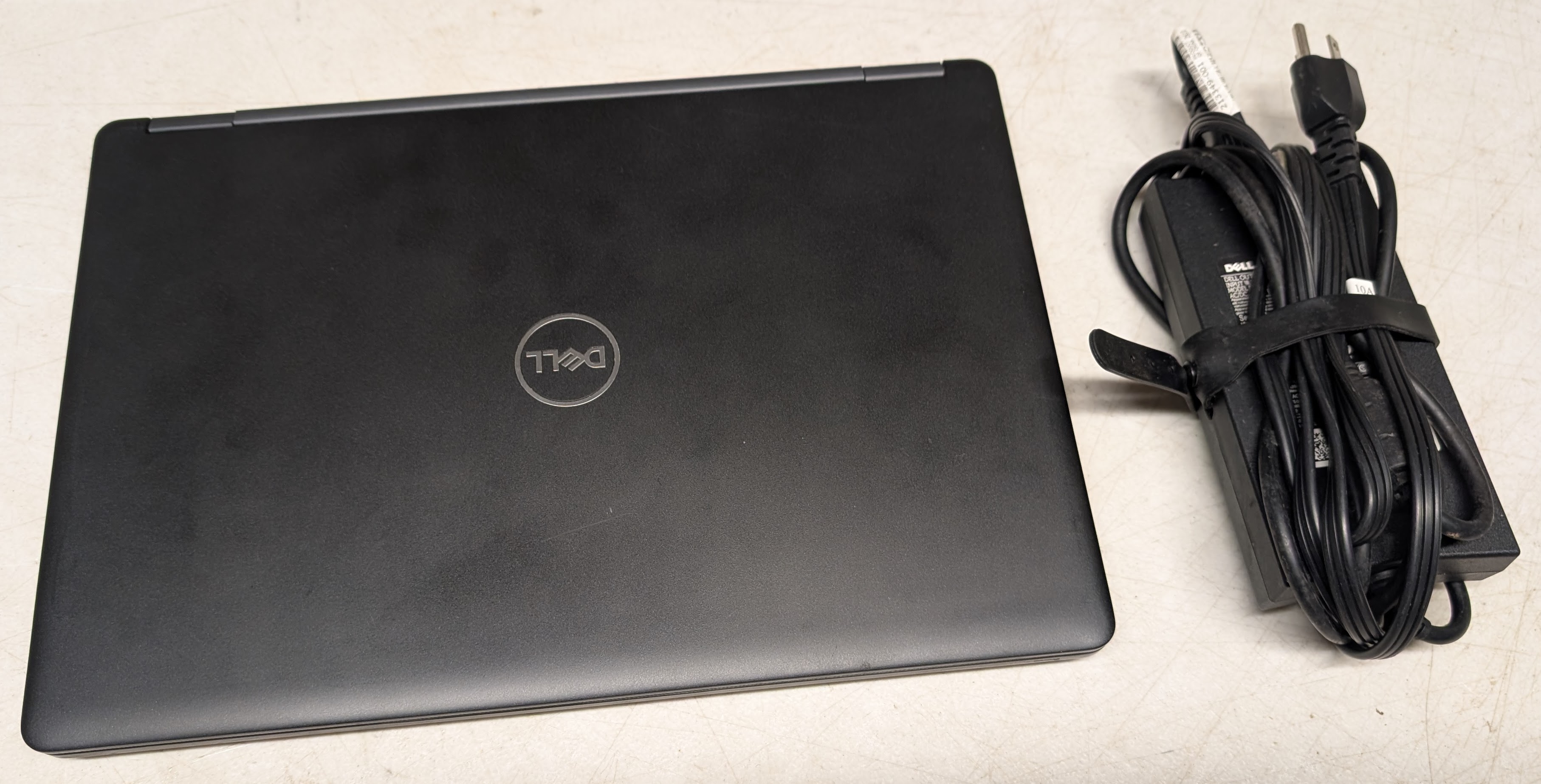 Dell Latitude 5490 i5 laptop w/ Windows 11
