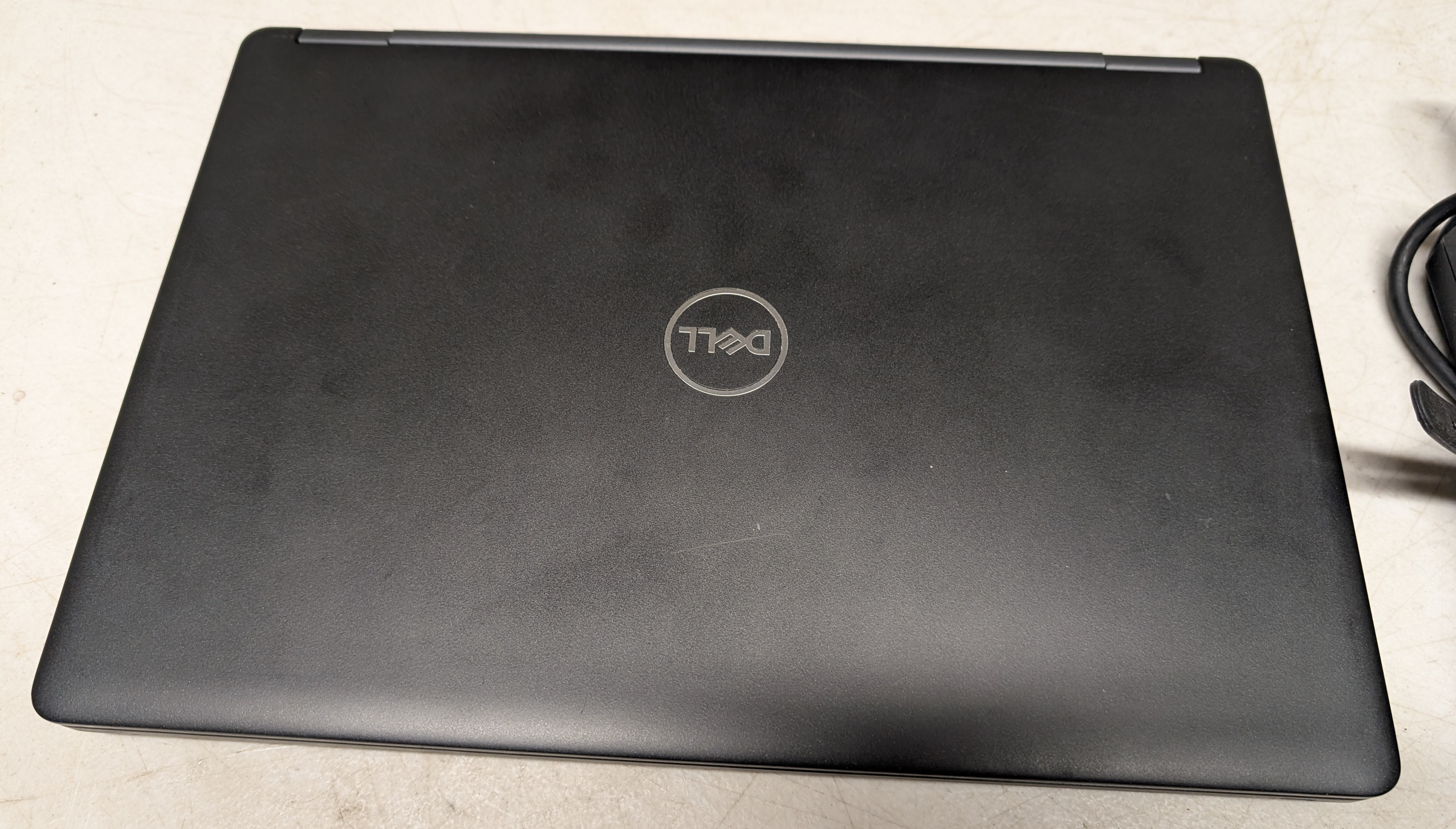 Dell Latitude 5490 i5 laptop w/ Windows 11