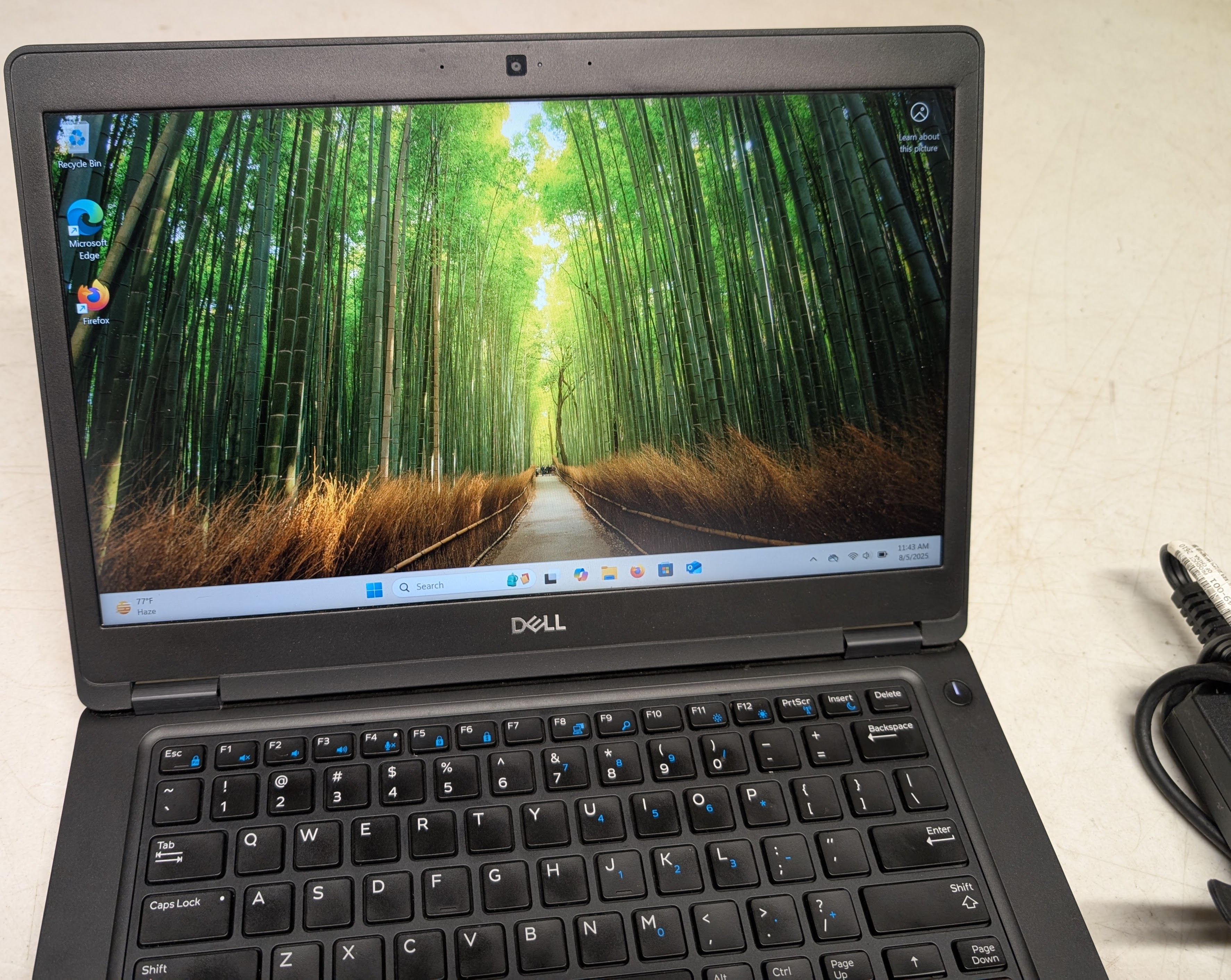 Dell Latitude 5490 i5 laptop w/ Windows 11