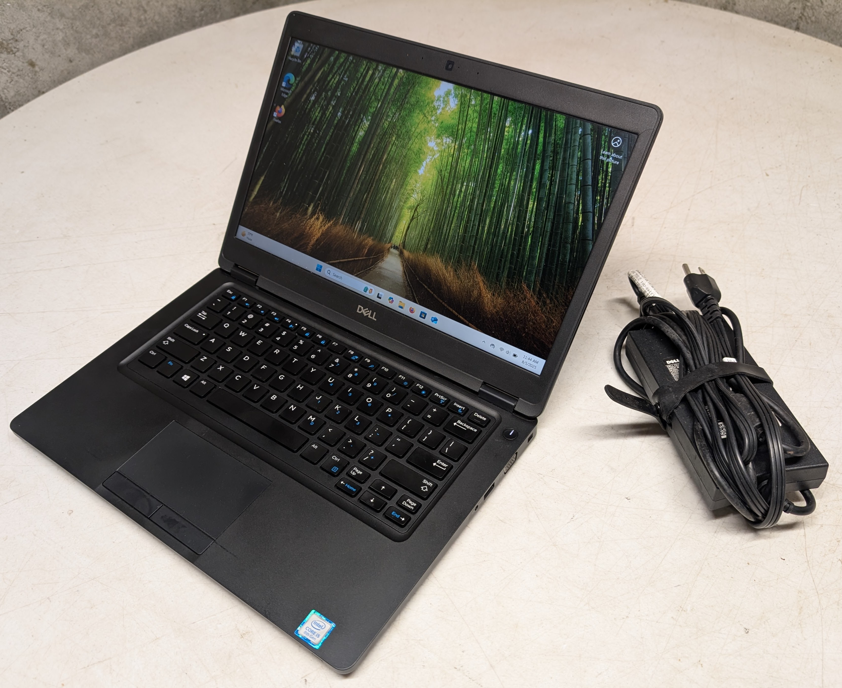 Dell Latitude 5490 i5 laptop w/ Windows 11
