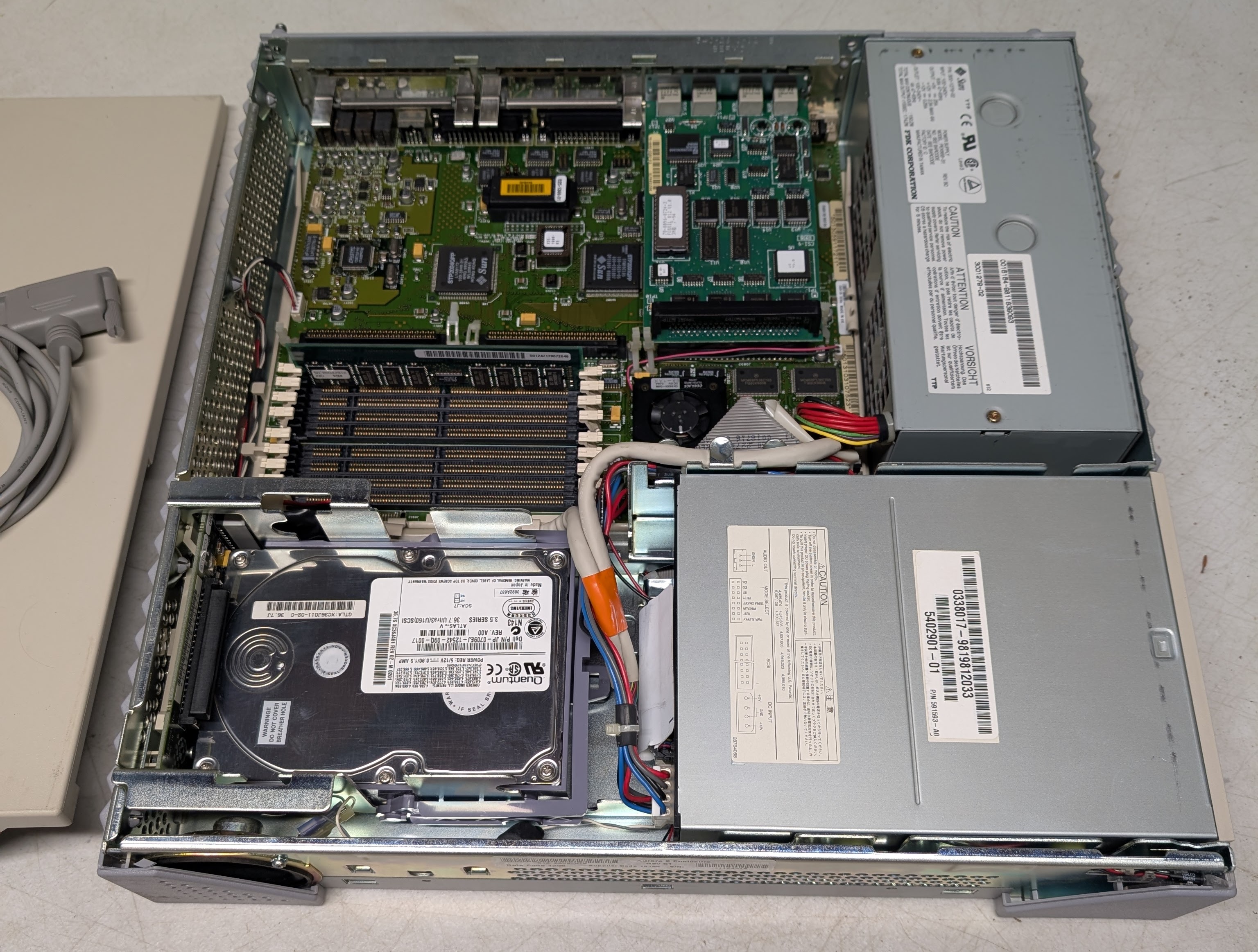 Sun Microsystems SPARCstation 5 SPARC UNIX Desktop Workstation
