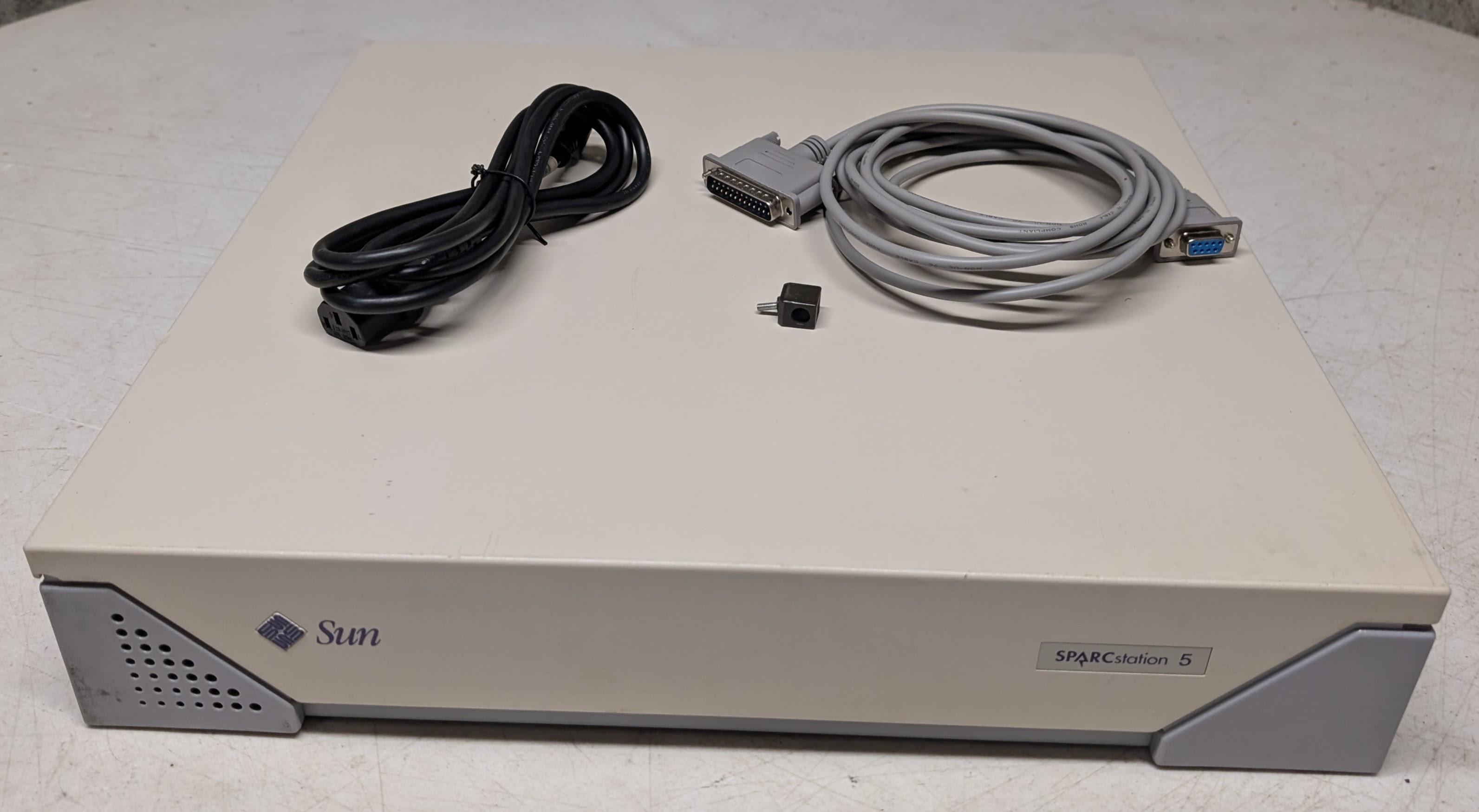 Sun Microsystems SPARCstation 5 SPARC UNIX Desktop Workstation