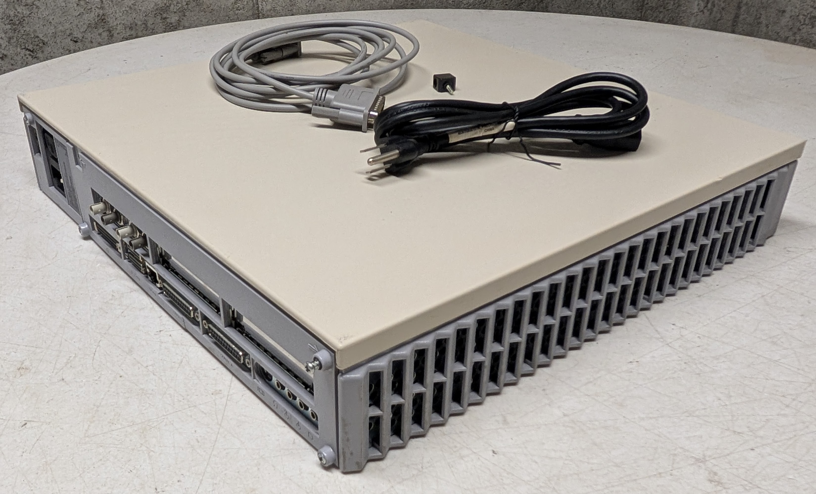 Sun Microsystems SPARCstation 5 SPARC UNIX Desktop Workstation