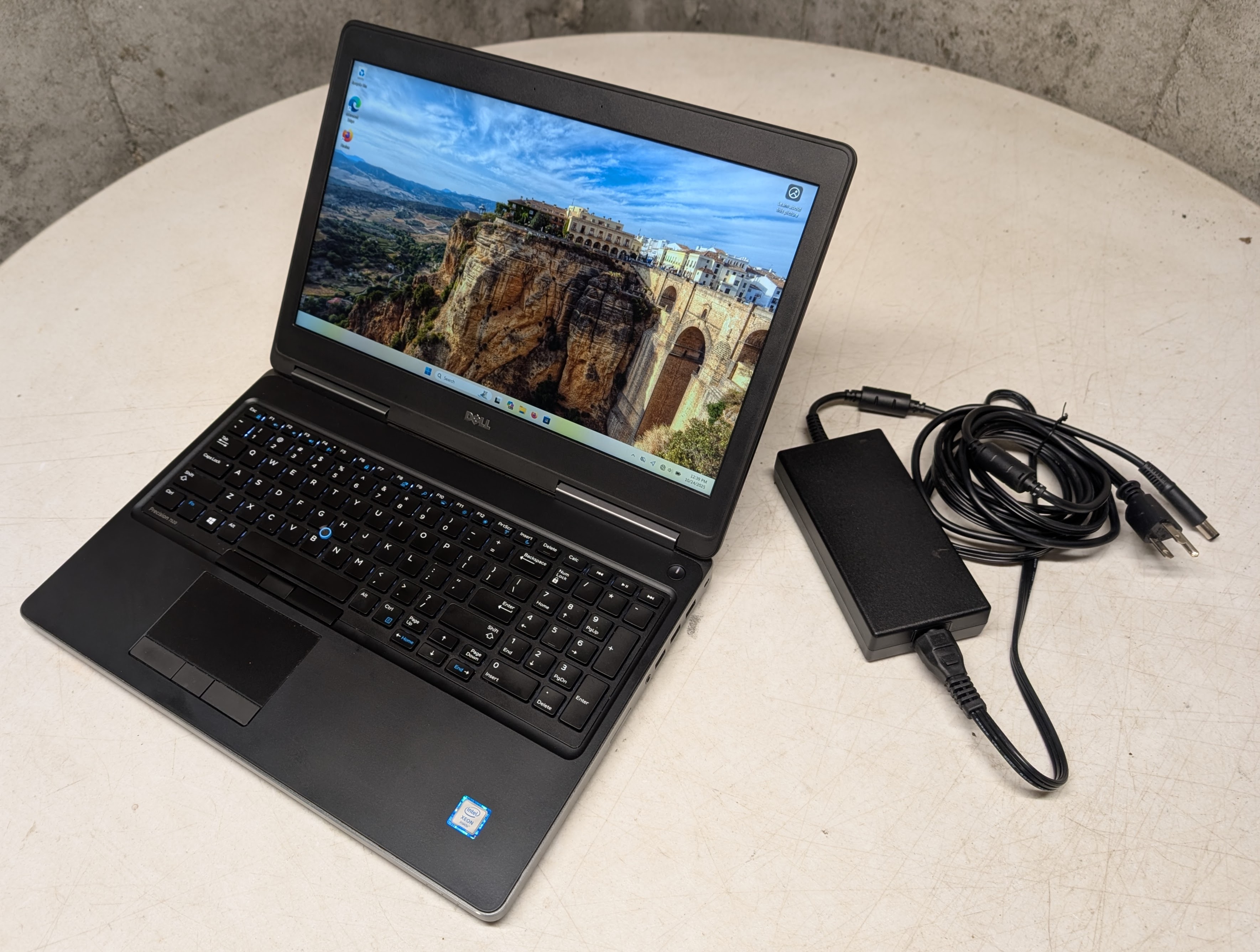 Dell Precision 7520 Intel Xeon 15.6" Workstation Laptop