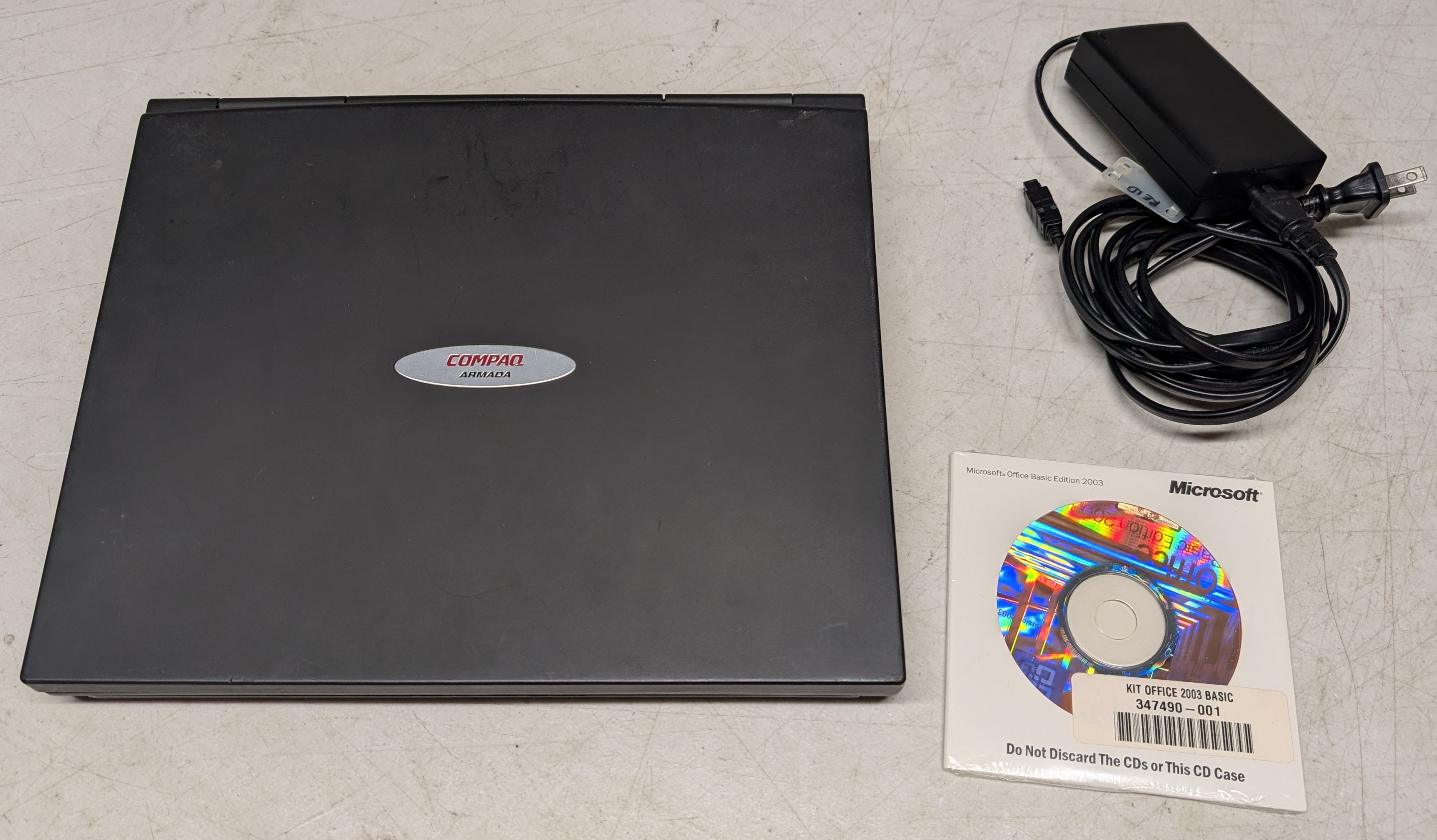 Compaq Armada 6500 Windows 2000 Laptop Pentium II