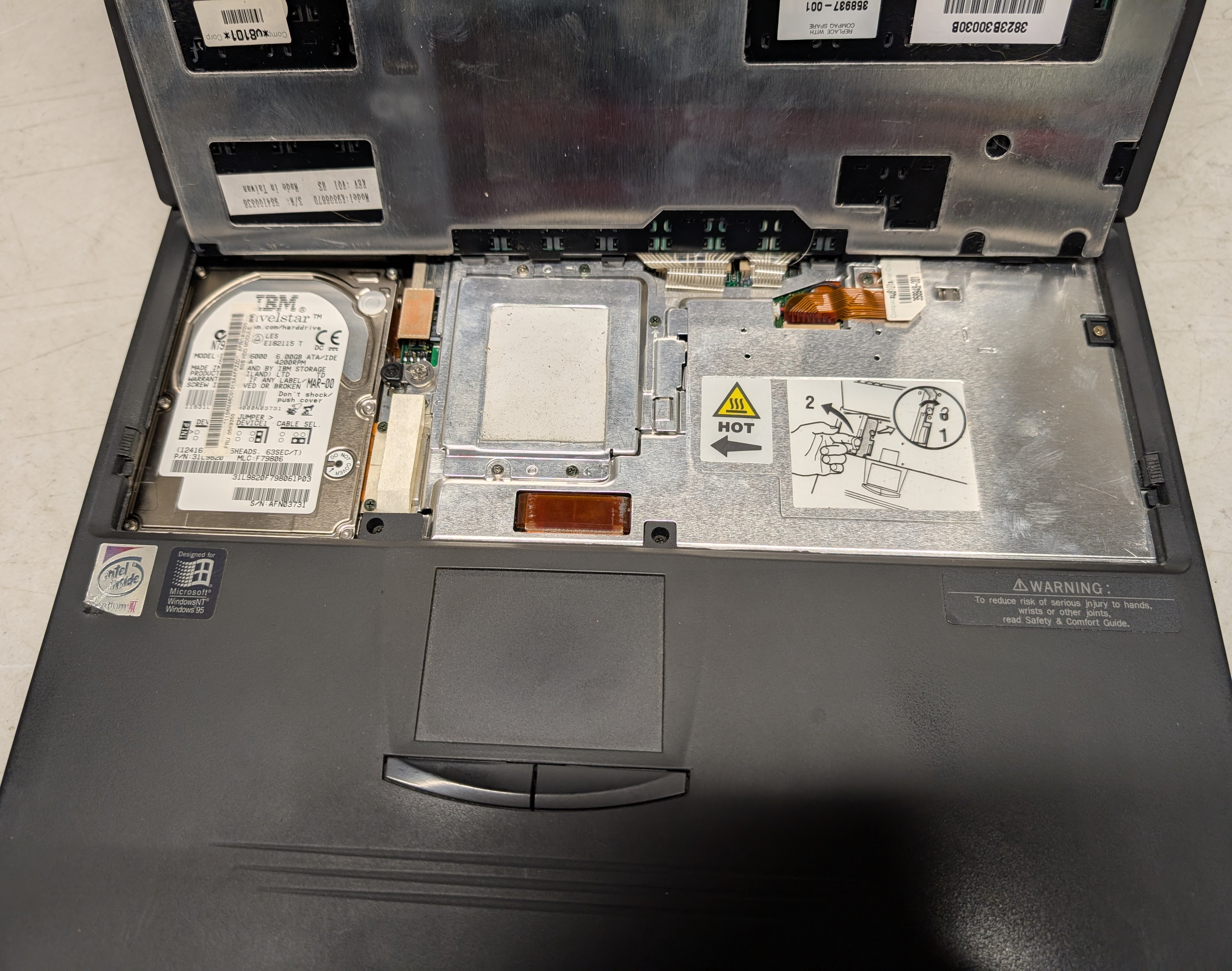 Compaq Armada 6500 Windows 2000 Laptop Pentium II