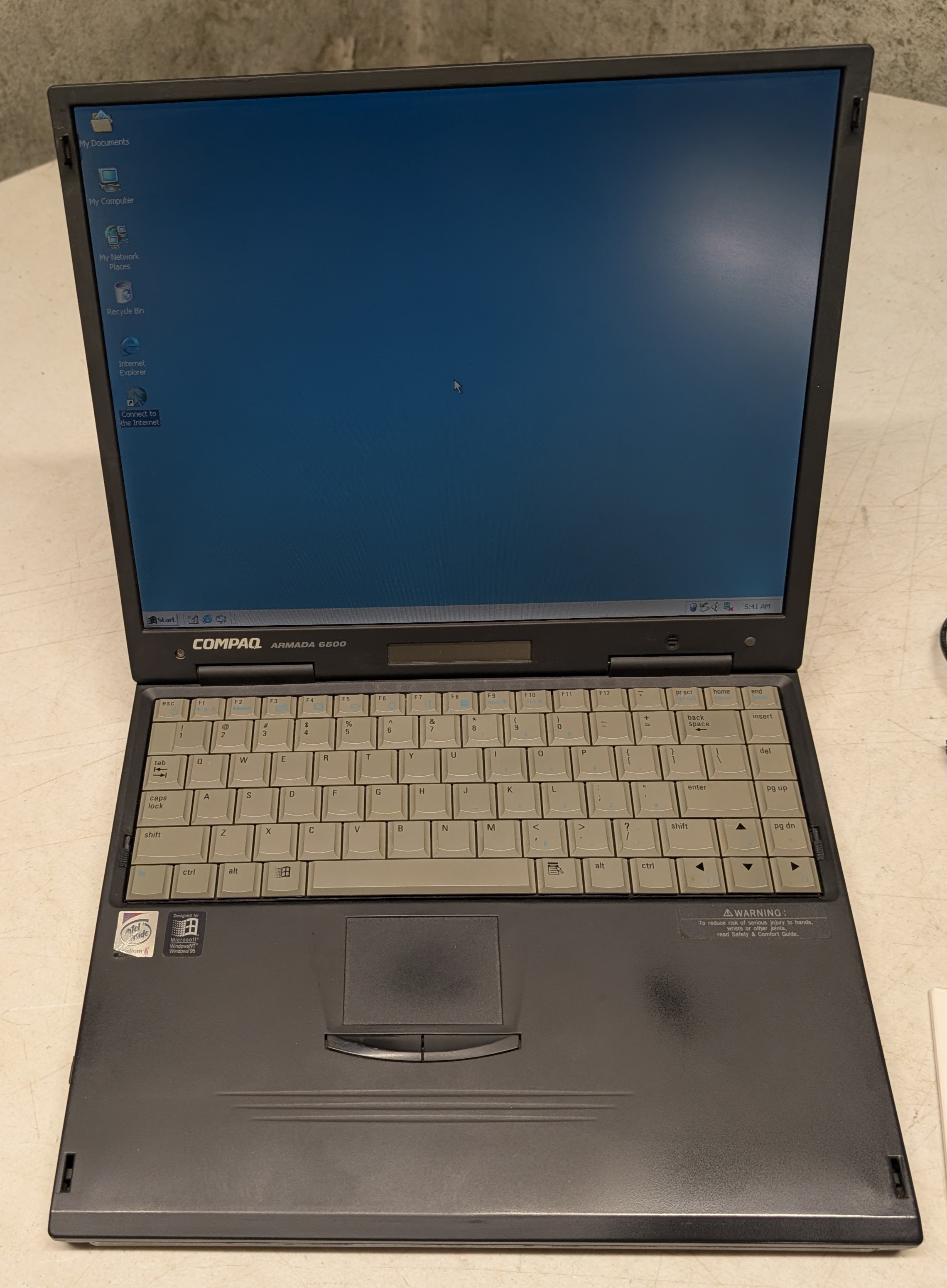 Compaq Armada 6500 Windows 2000 Laptop Pentium II
